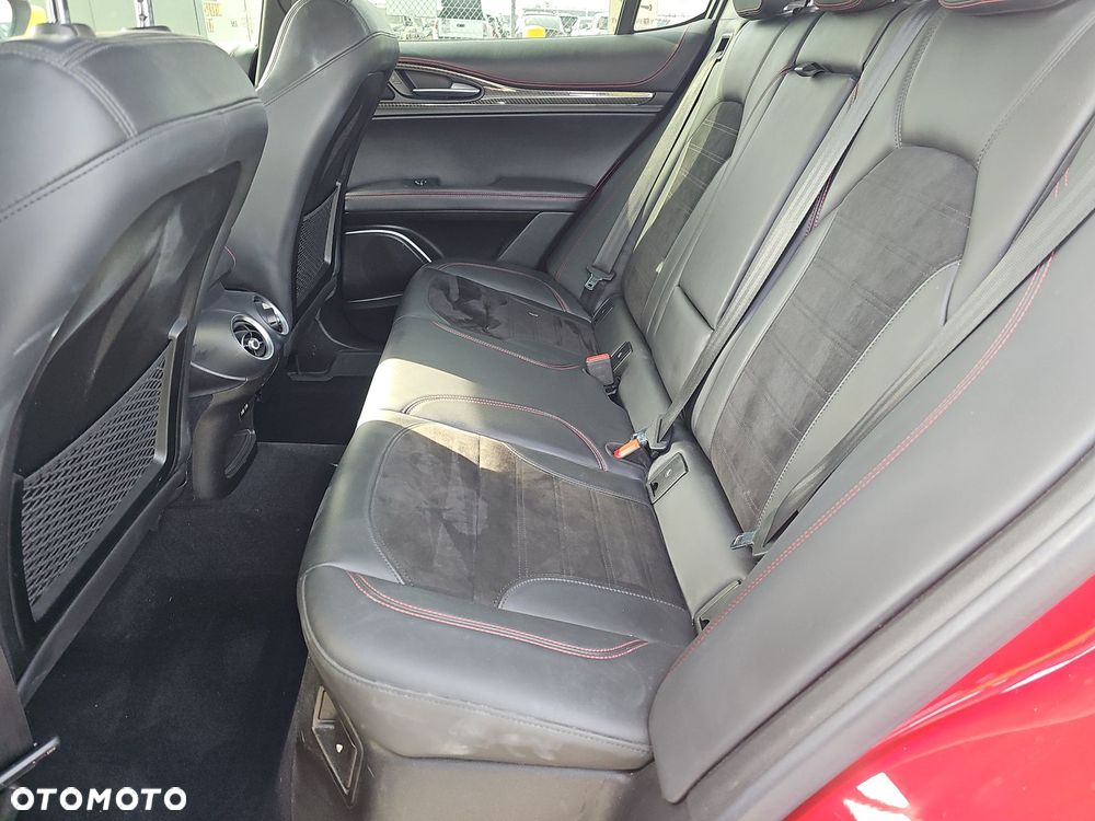Alfa Romeo Stelvio V6 2.9 Bi-Turbo AT8-Q4 Quadrifoglio - 11