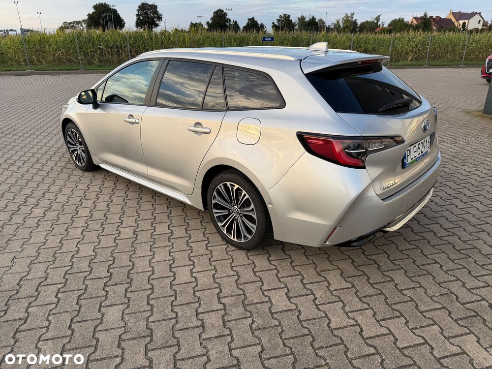 Toyota Corolla 2.0 Hybrid Executive - 12