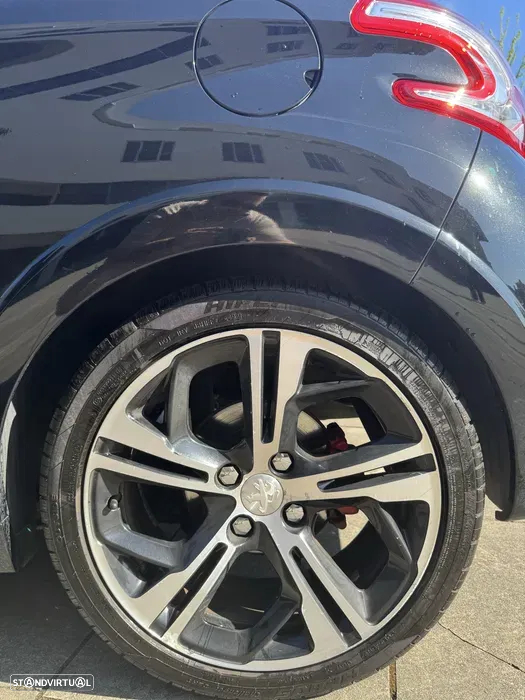 Peugeot 208 GTI 200 THP - 4