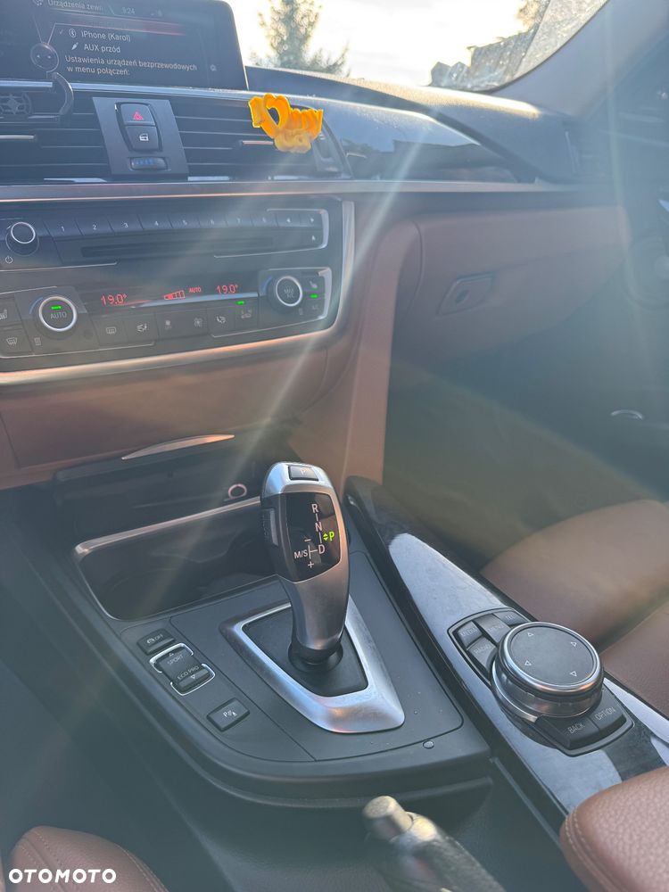BMW Seria 3 325d Luxury Line - 10