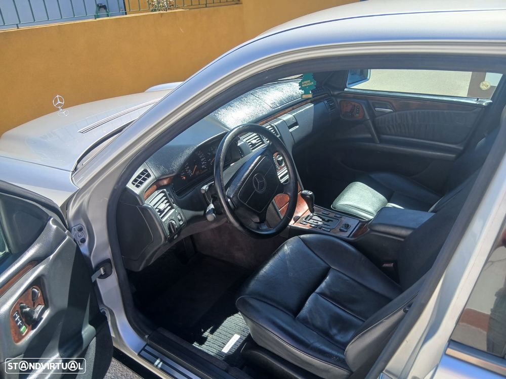 Mercedes-Benz E 300 - 3