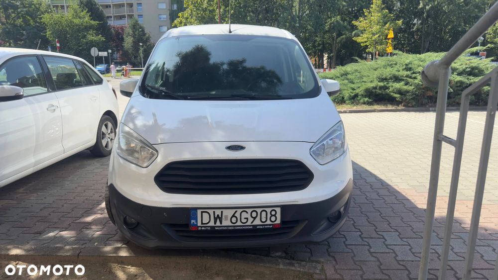 Ford Transit Courier - 8
