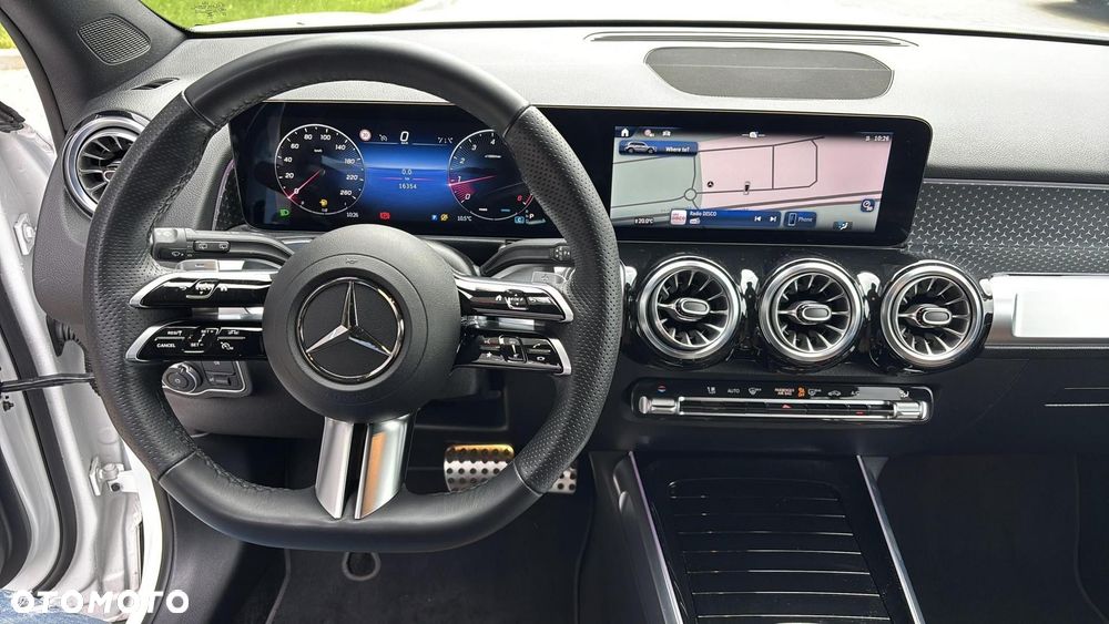 Mercedes-Benz GLB - 12