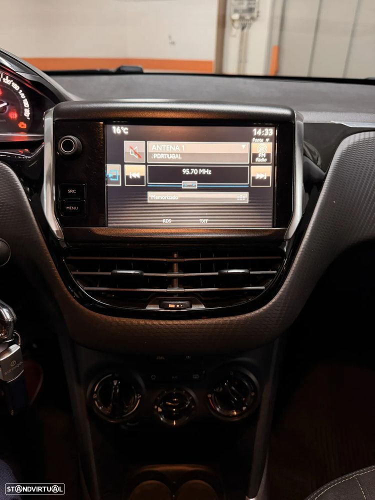 Peugeot 2008 1.6 BlueHDi Style - 8