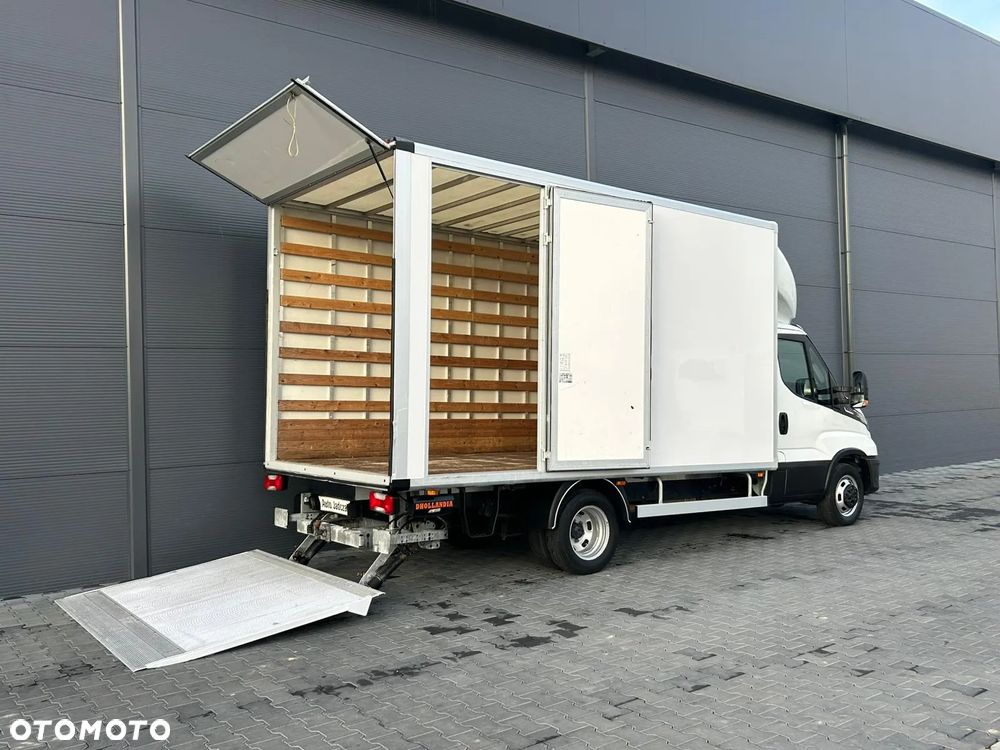 Iveco Daily 35C18 3.0 HPI Hi-Matic Kontener 8 palet + winda 1000kg + drzwi boczne **LED**Niski przebieg**Climatronic**Sprowadzony**2021R** - 7