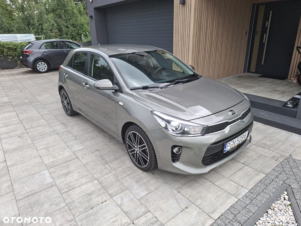 Kia Rio - 12