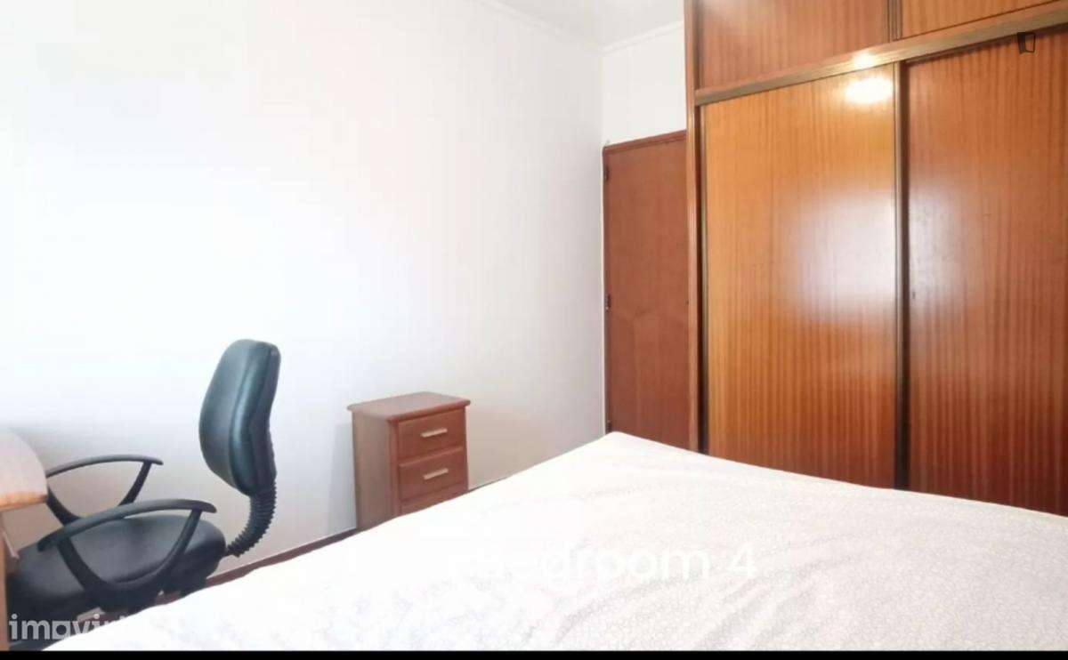 Quarto - localizado em Lumiar Lisbon - Grande imagem: 3/15