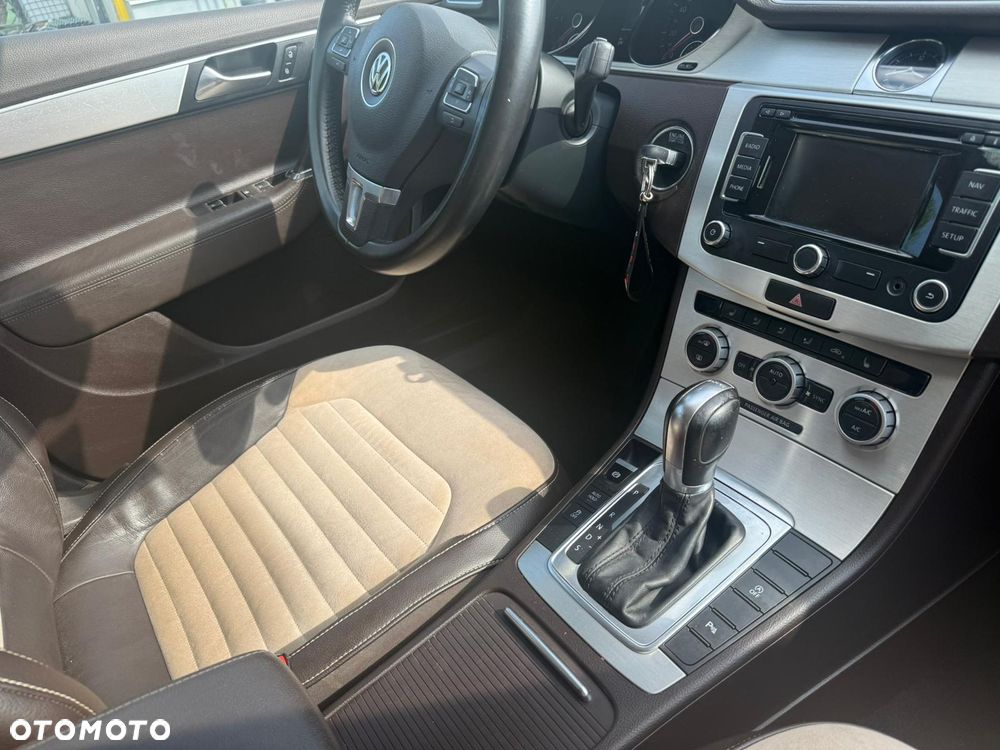 Volkswagen Passat 2.0 TDI Highline DSG - 12