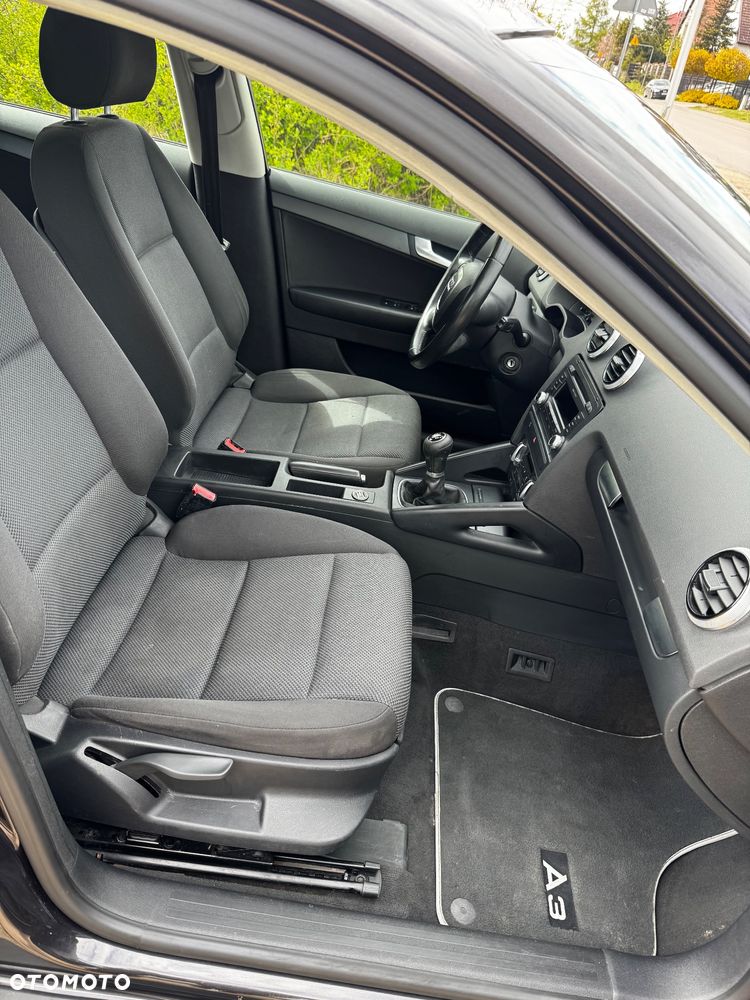Audi A3 Sportback 1.6 Ambiente - 16