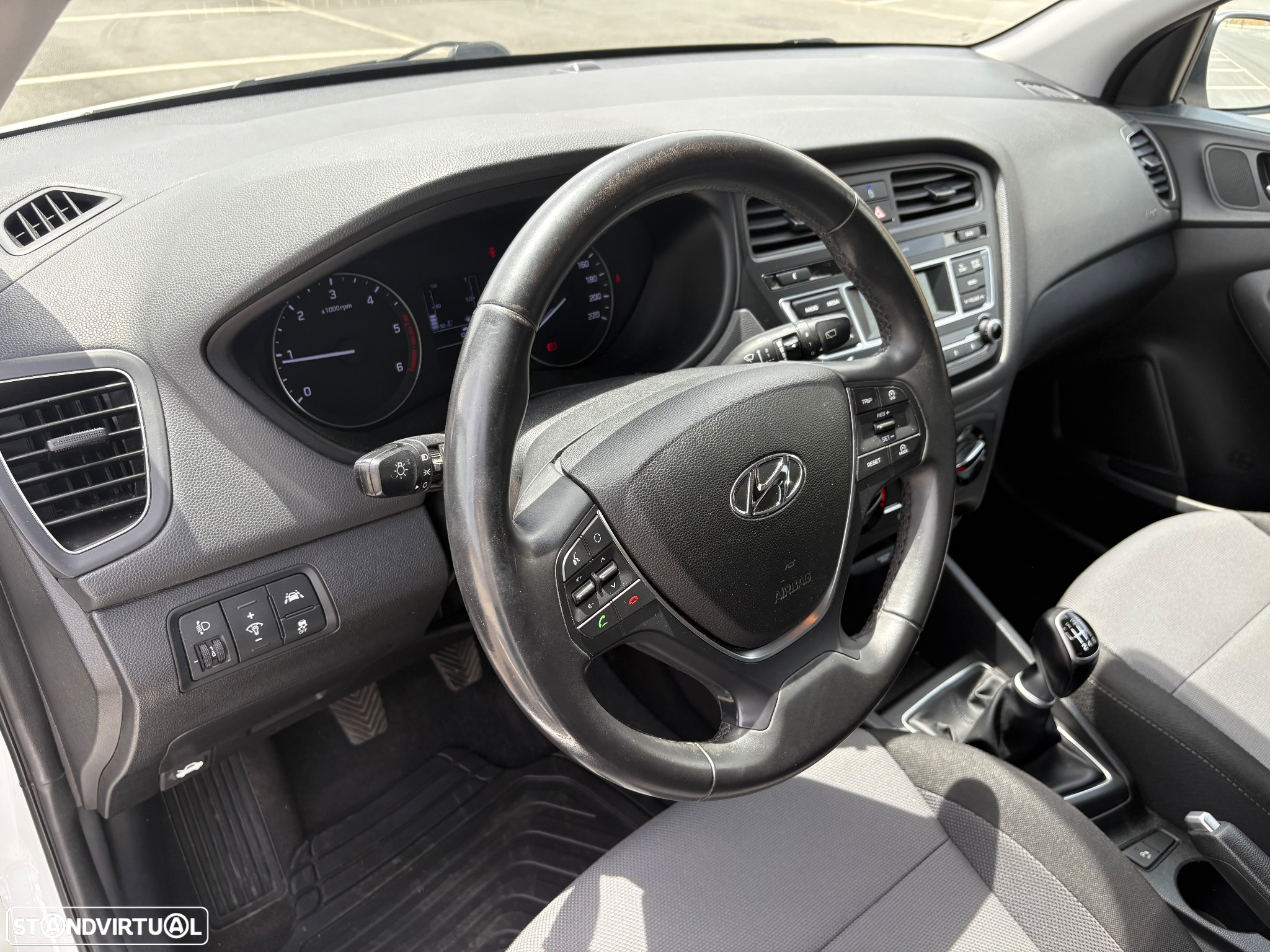 Hyundai i20 1.1 CRDi Blue Access+Bluetooth - 17