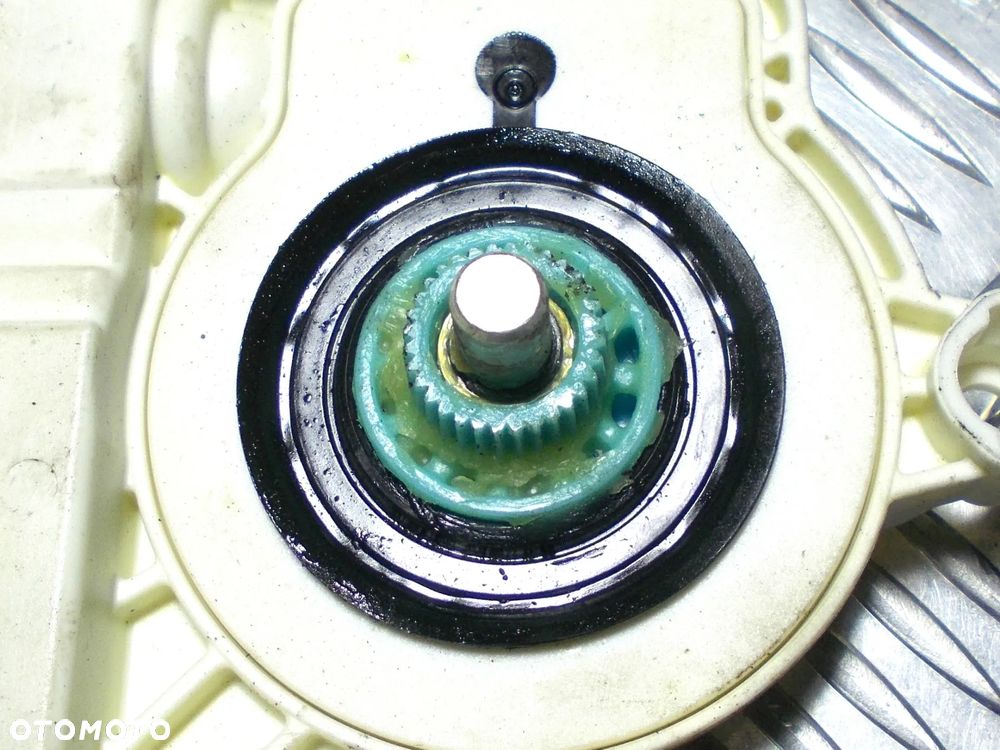 Audi Q7 4L silniczek szyby prawy przód - 3