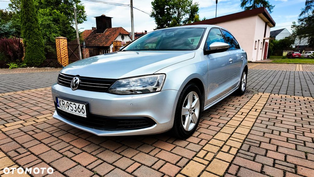 Volkswagen Jetta 1.6 TDI Highline - 1