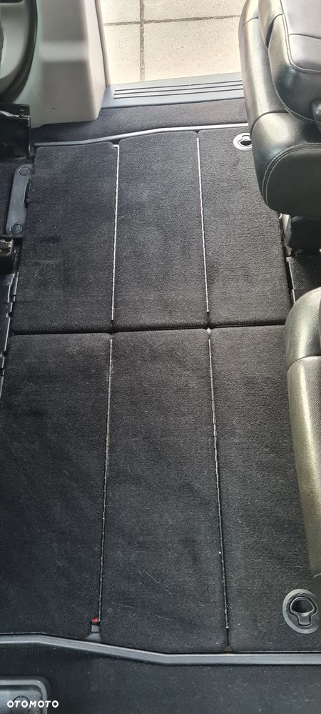 Chrysler Town & Country 3.6 Touring - 32