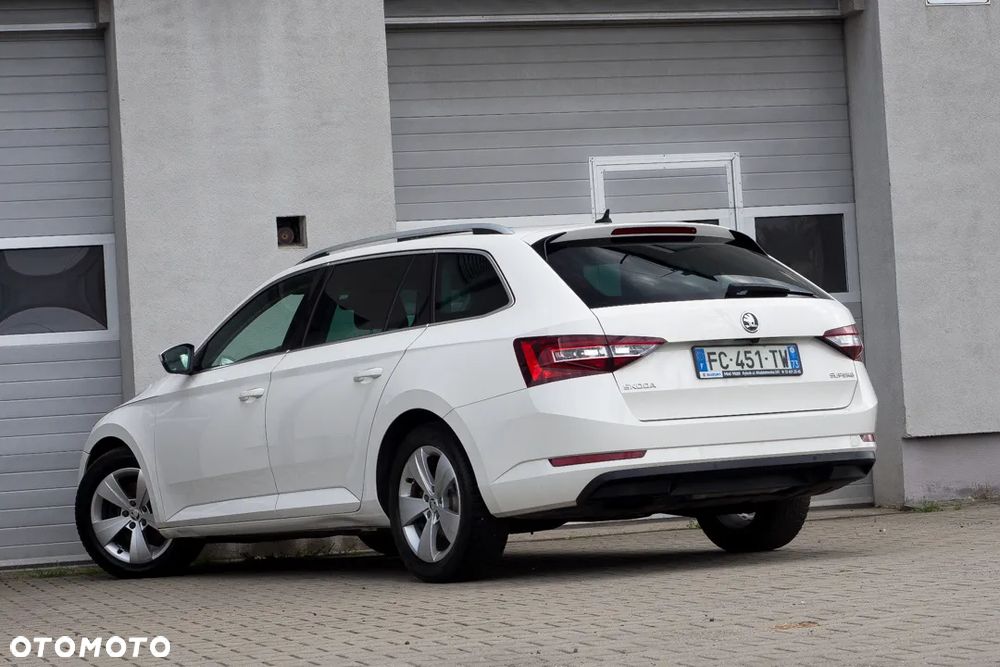 Skoda Superb 1.6 TDI Ambition - 9