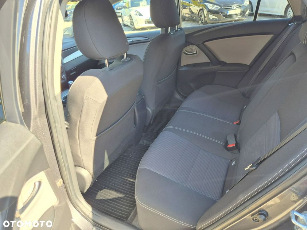 Toyota Avensis 2.0 D-4D Prestige - 22