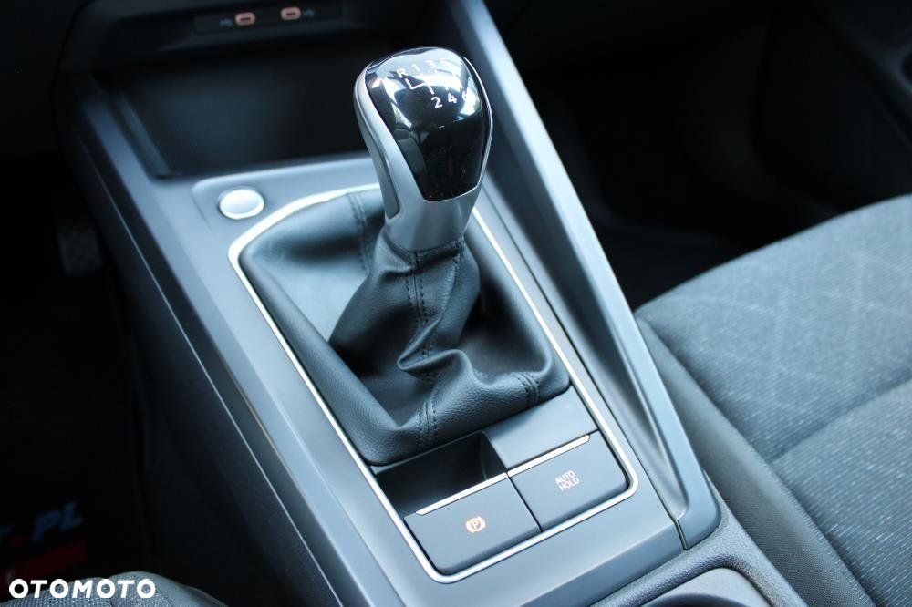Volkswagen Golf - 24