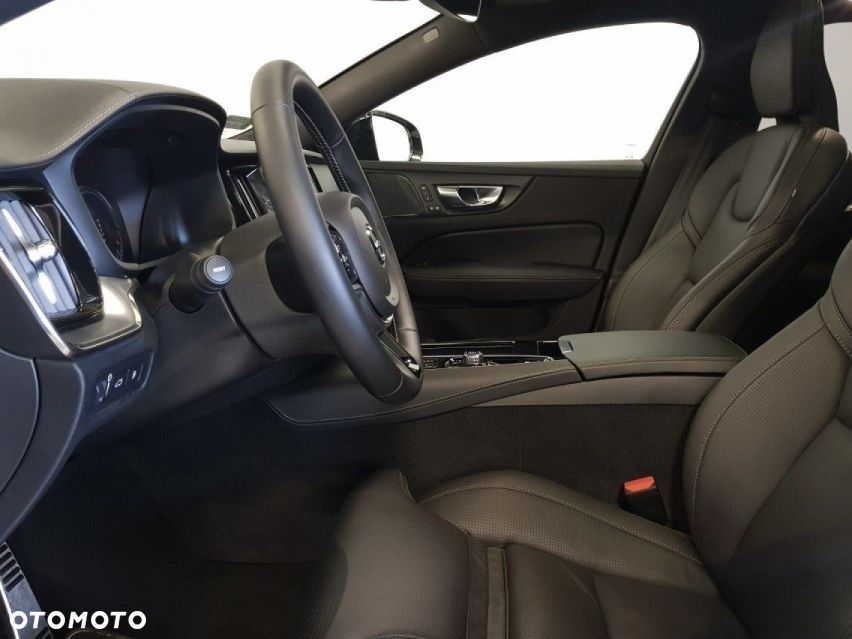 Volvo V60 T8 AWD Plug-In Hybrid Inscription - 10