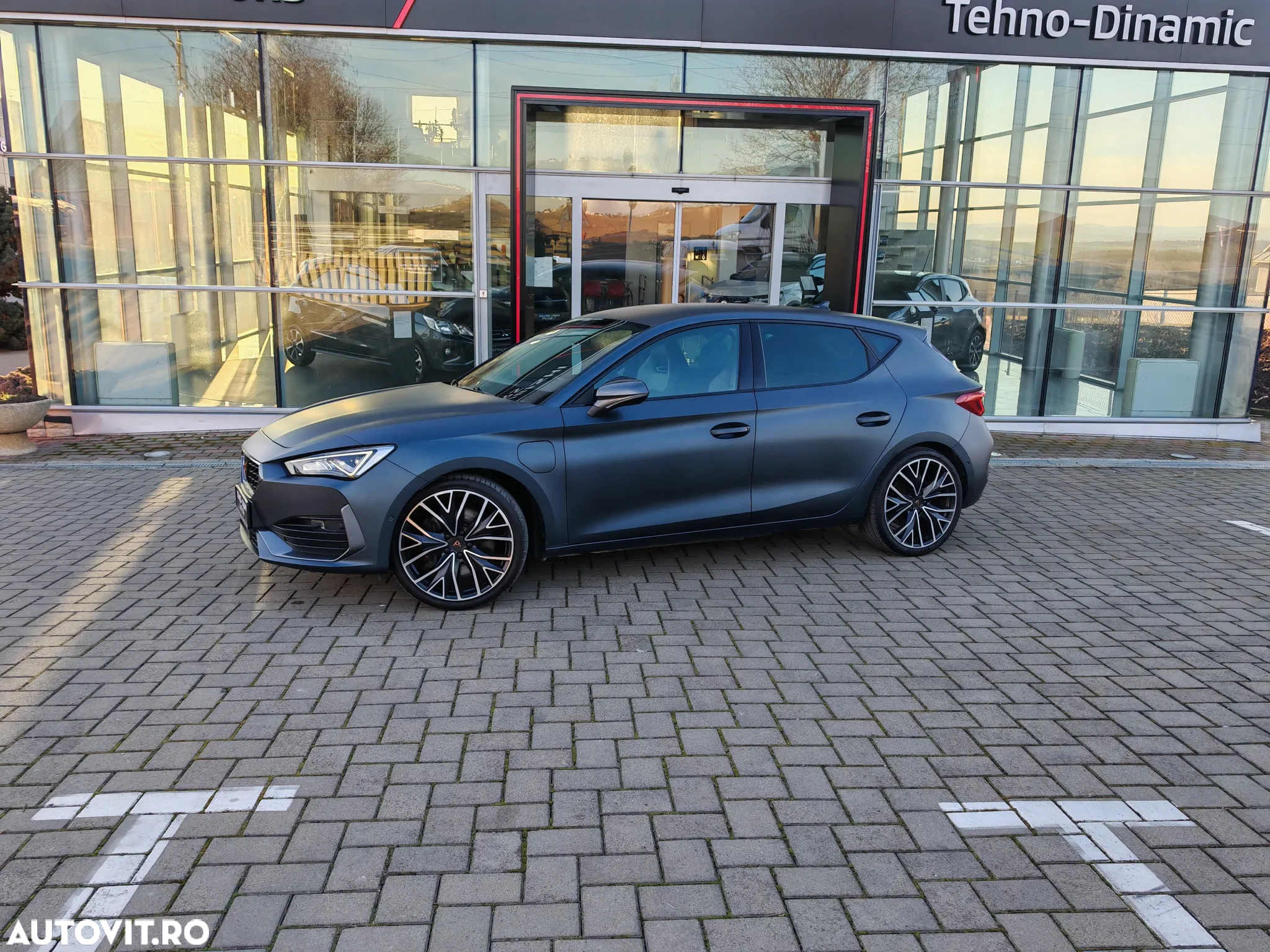 Cupra Leon 1.4 e-Hybrid (180 kW System) VZ - 6