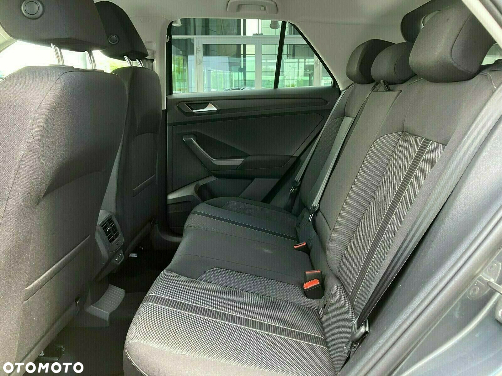 Volkswagen T-Roc - 21