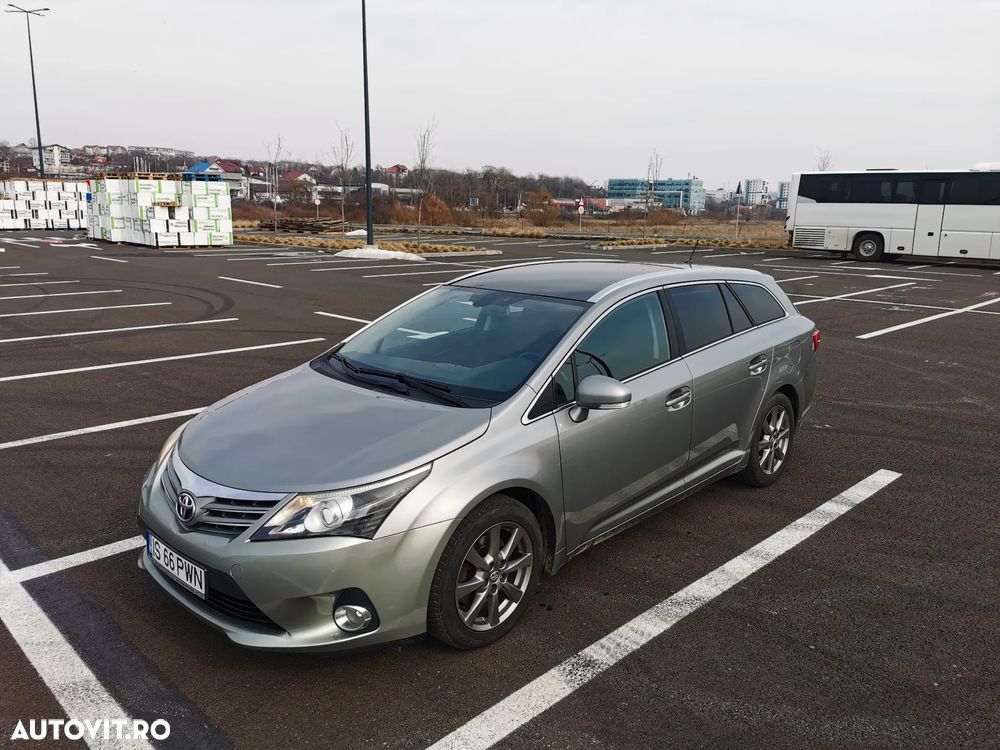Toyota Avensis 2.2 D-4D Station Sol - 3