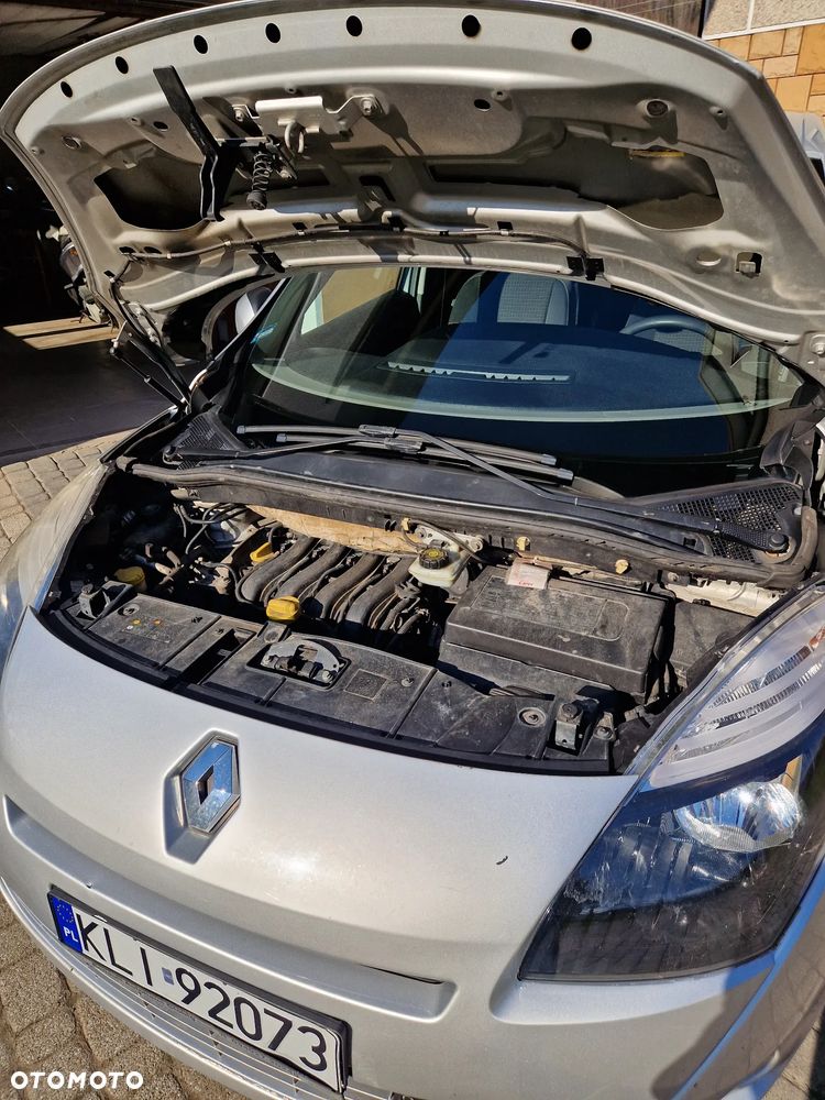 Renault Scenic 1.6 16V Expression - 12