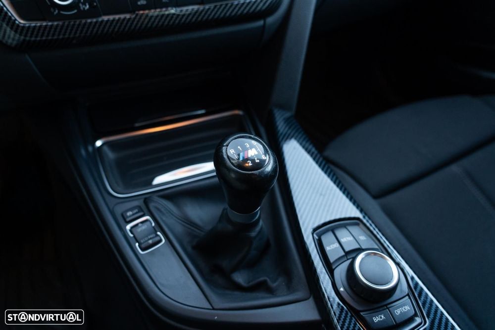 BMW 318 d Line Sport - 16