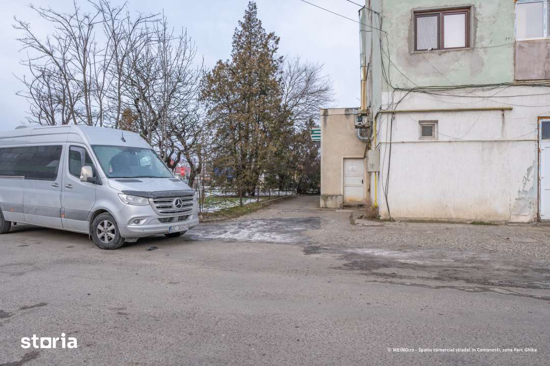 Comanesti, langa Politie – geamuri mari, vizibil - Imagine principală: 3/11