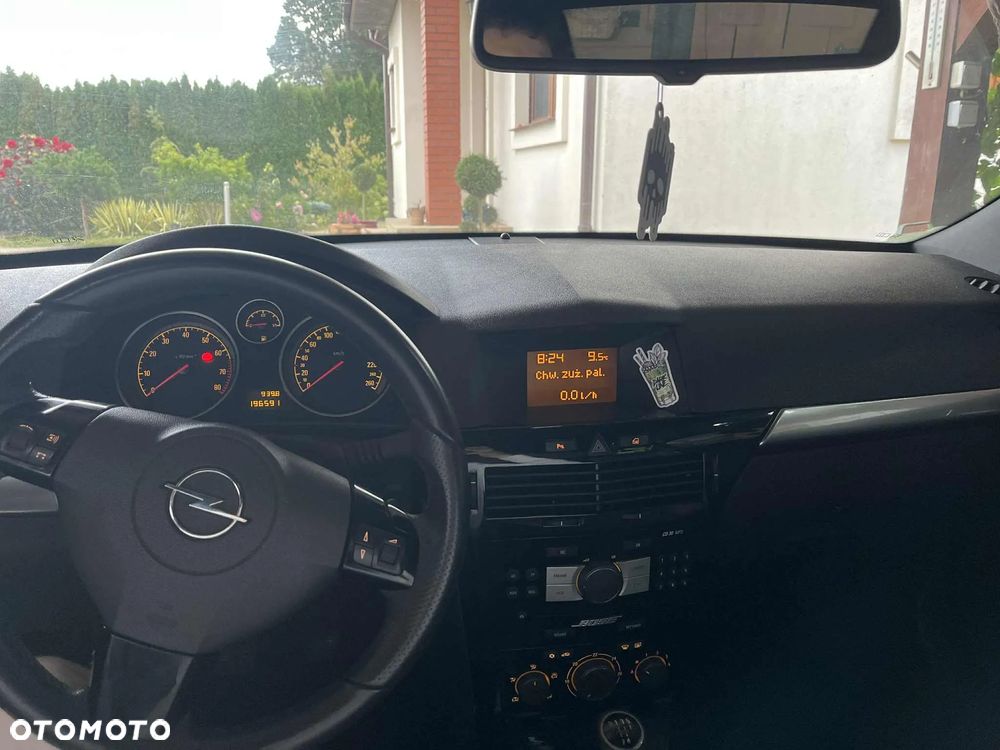 Opel Astra GTC 1.8 - 12