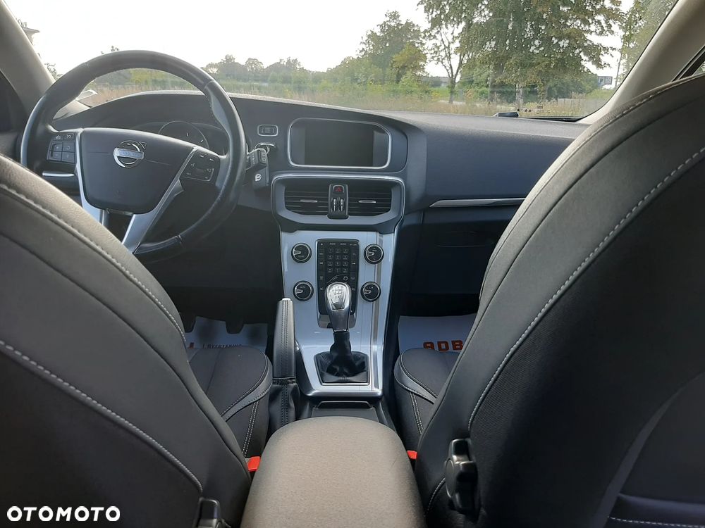 Volvo V40 D2 - 21