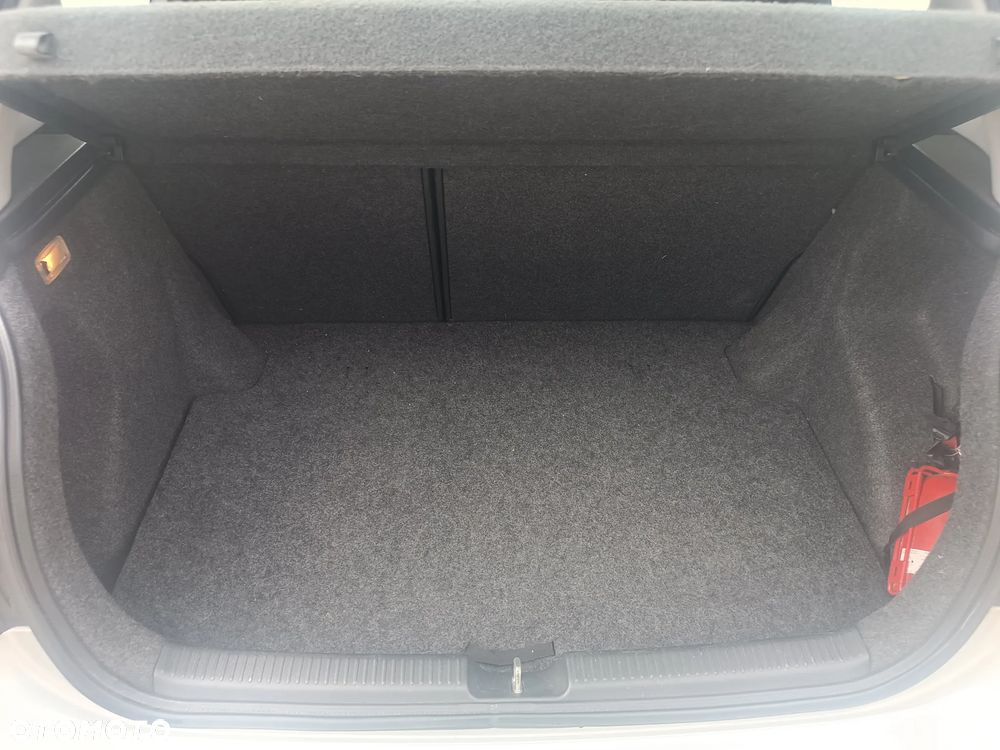 Toyota Corolla 1.6 VVT-i Luna - 12