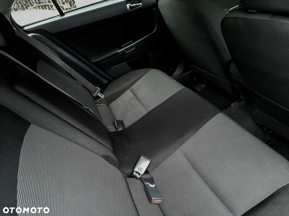 Mitsubishi Lancer - 10