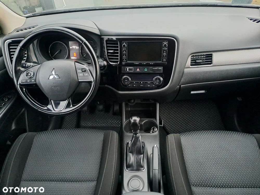Mitsubishi Outlander 2016