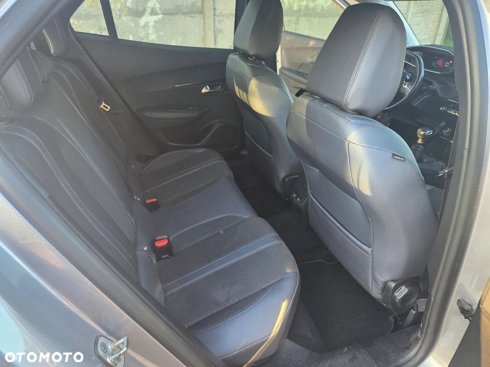 Peugeot 2008 - 11