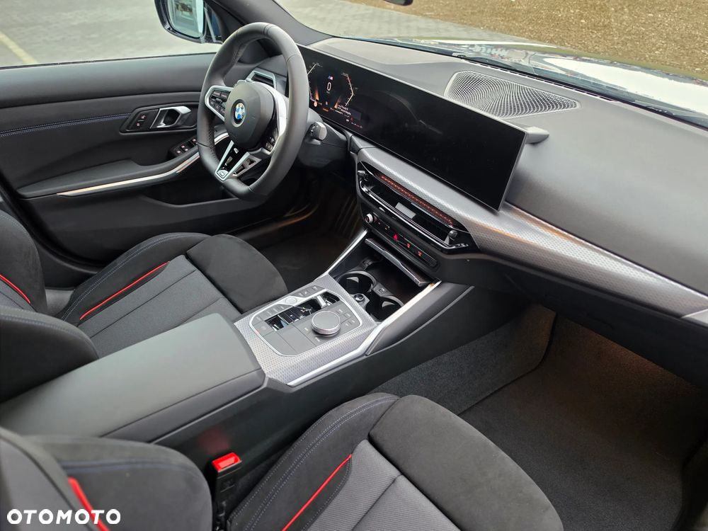 BMW Seria 3 320i xDrive M Sport - 32