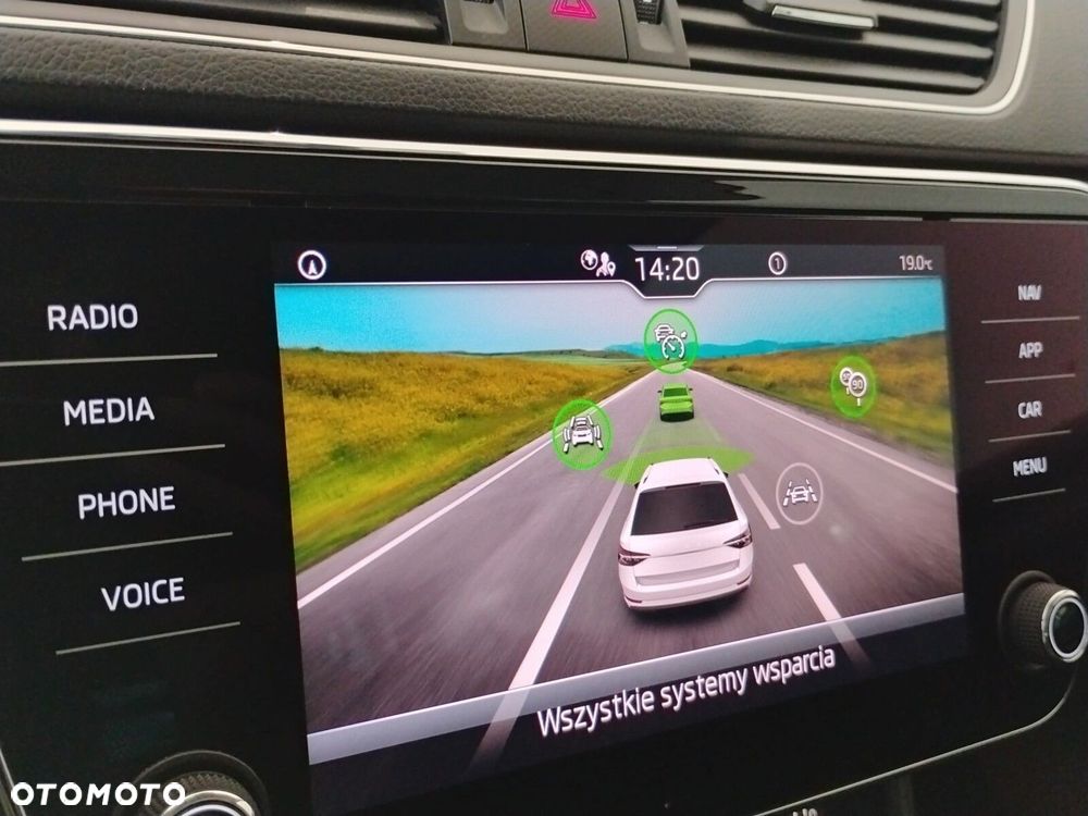 Skoda Superb 2.0 TDI SCR Ambition DSG - 35