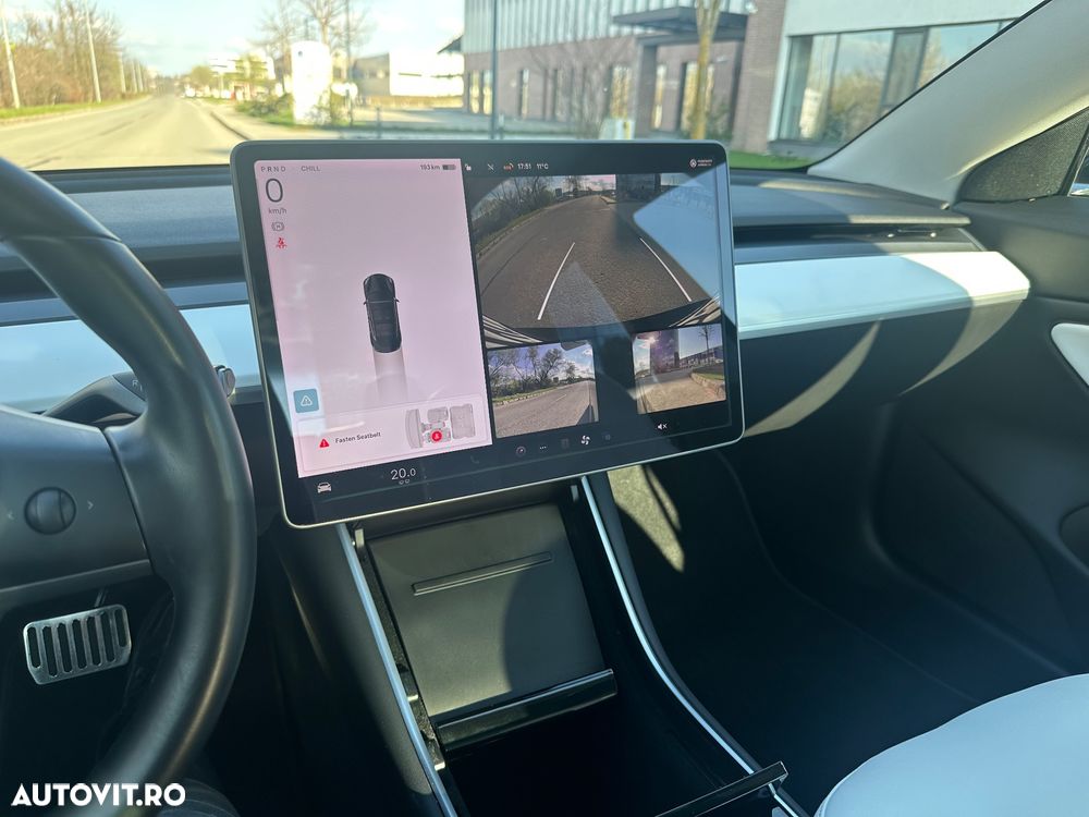 Tesla Model 3 - 31