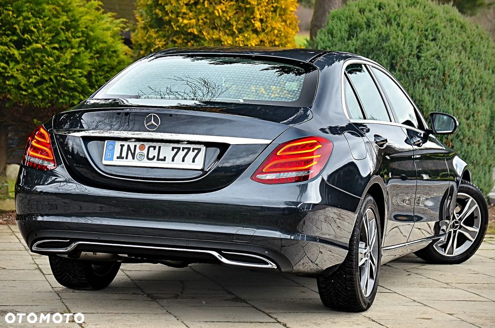 Mercedes-Benz Klasa C 180 7G-TRONIC Exclusive - 3