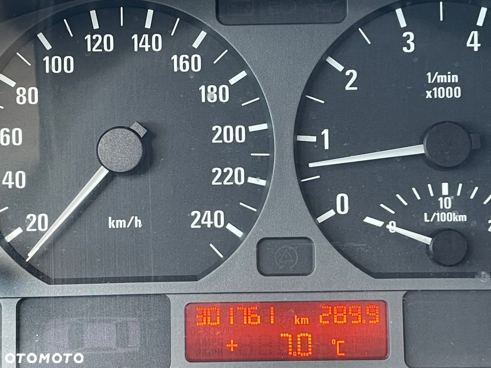 BMW Seria 3 316i - 8