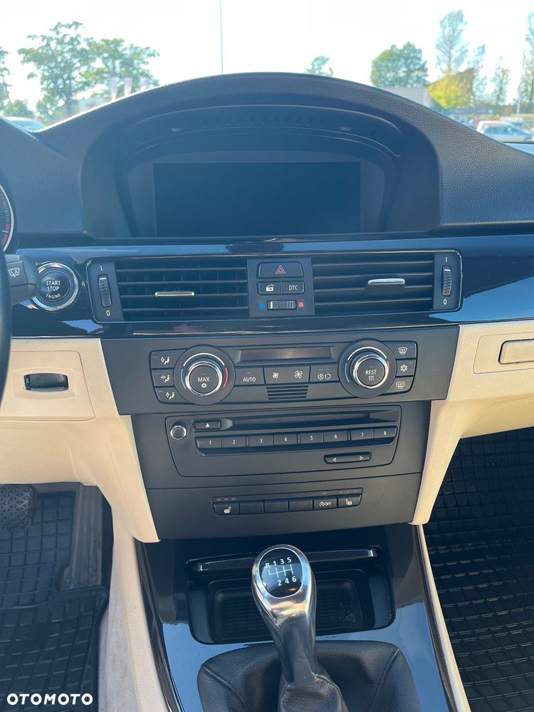 BMW Seria 3 320d Coupe - 11