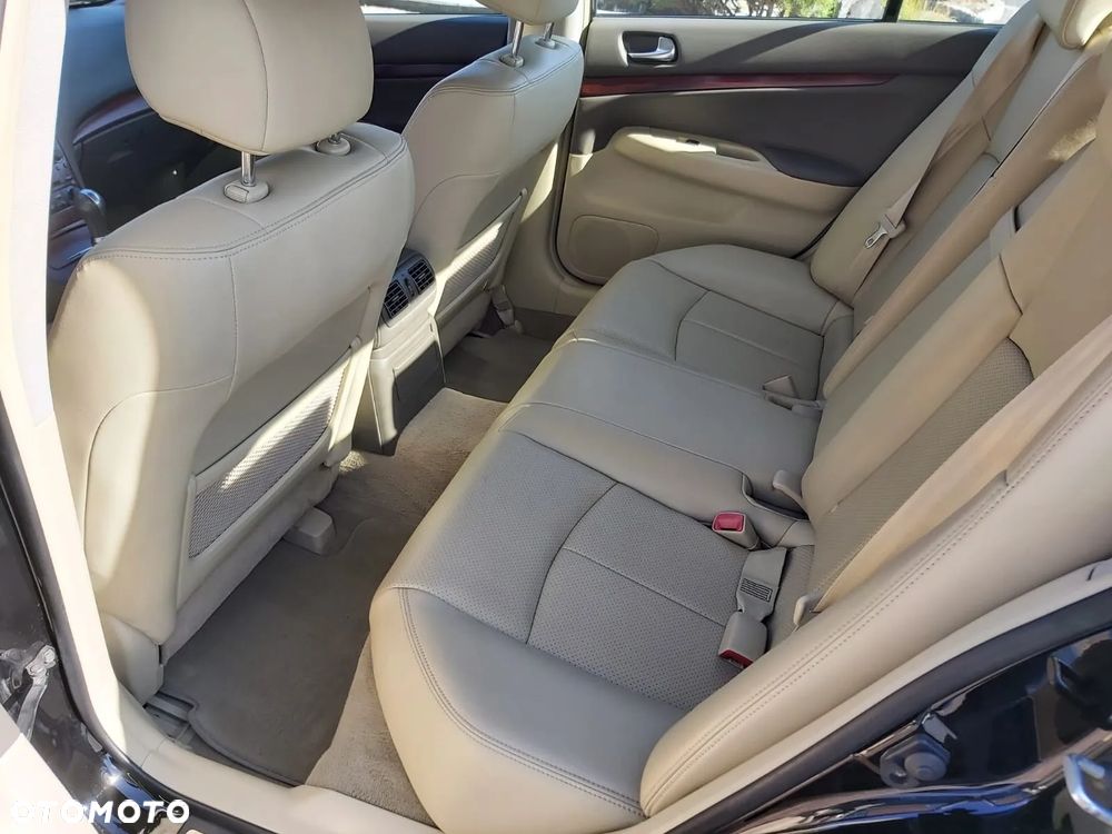 Infiniti G G37 AWD - 10