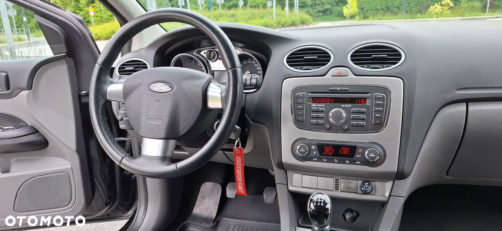Ford Focus 1.6 Ambiente - 14