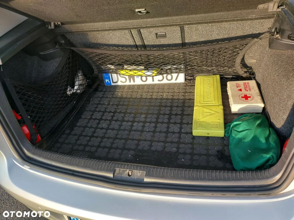 Volkswagen Golf 1.6 Comfortline - 16