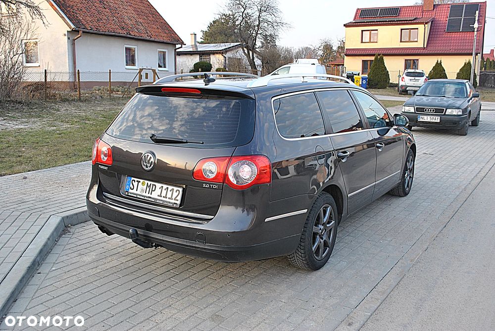 Volkswagen Passat - 4