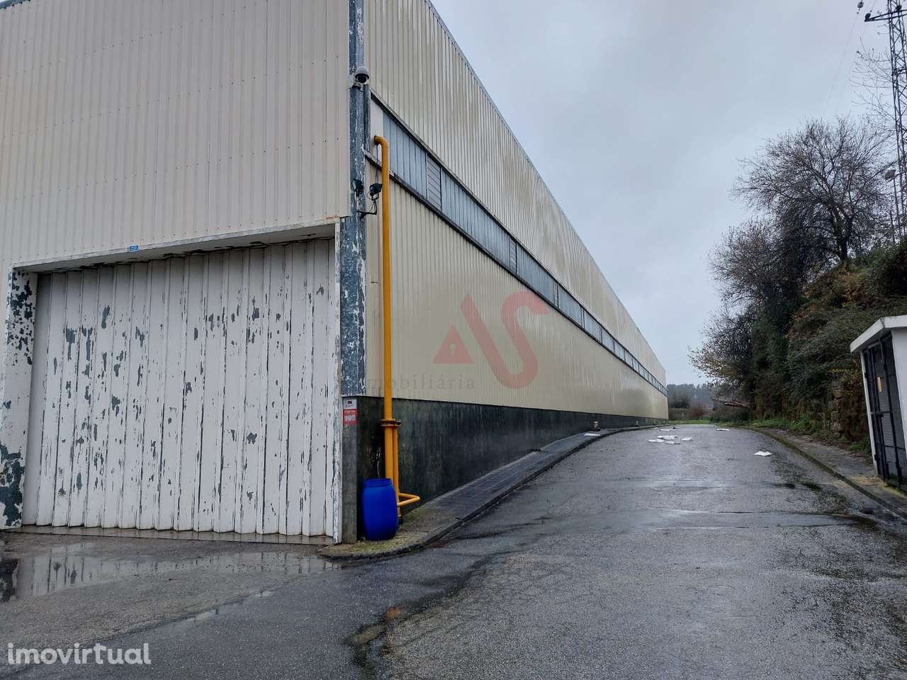 Armazém Industrial com 16.317,70 m² em Vila das Aves, Santo Tirso - Grande imagem: 2/11