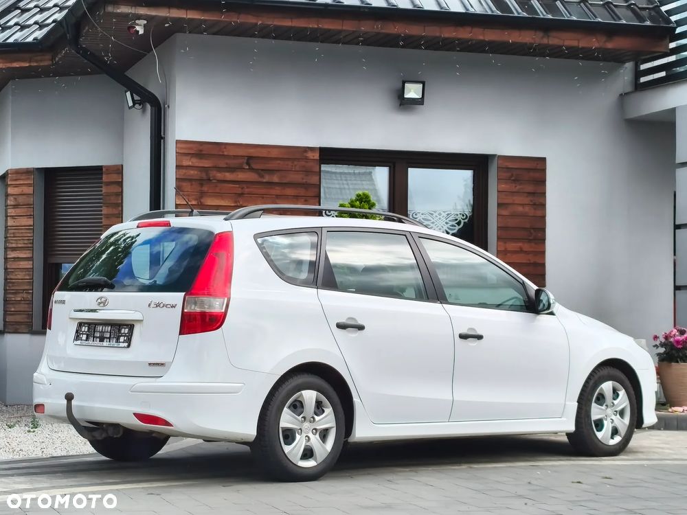 Hyundai i30 1.6 CRDi Classic + - 23