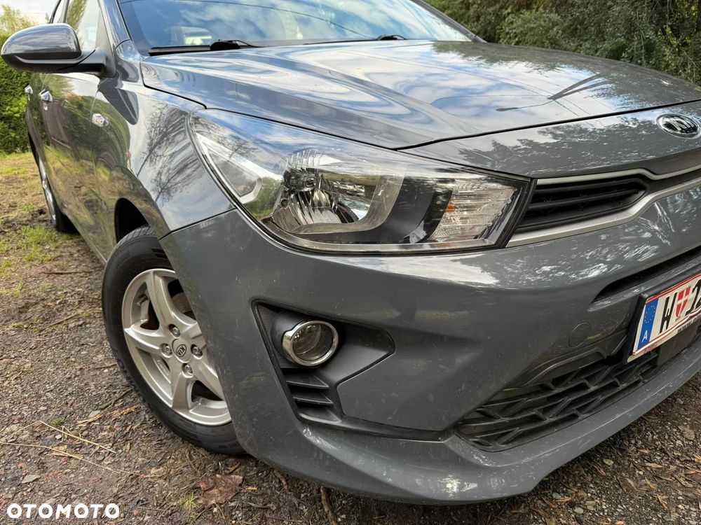 Kia Rio 1.2 L - 3