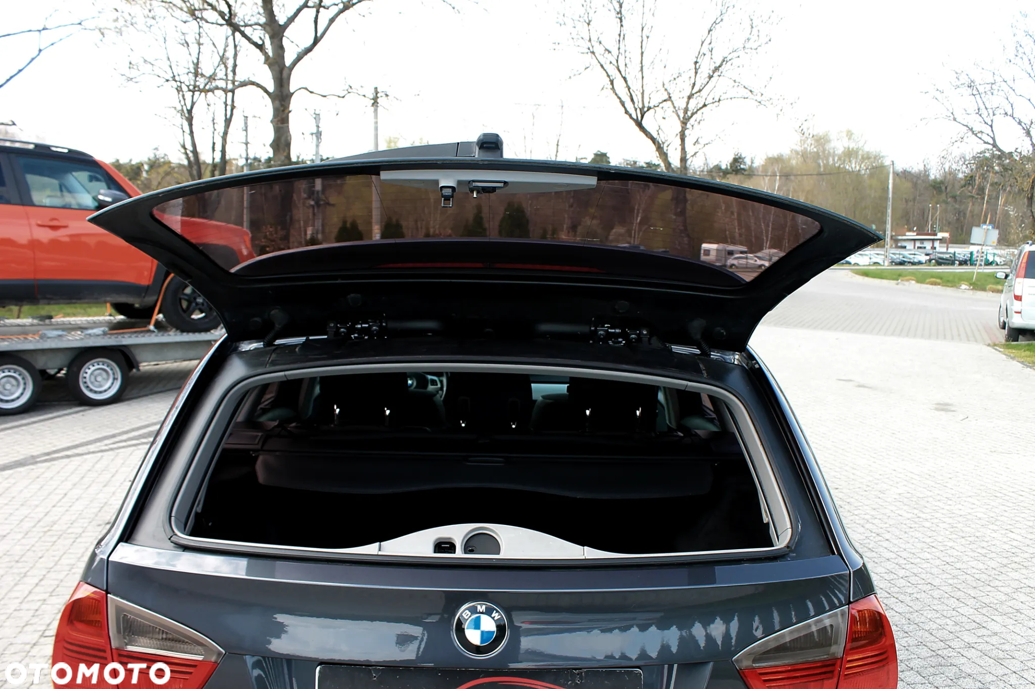 BMW Seria 3 325i Touring - 11