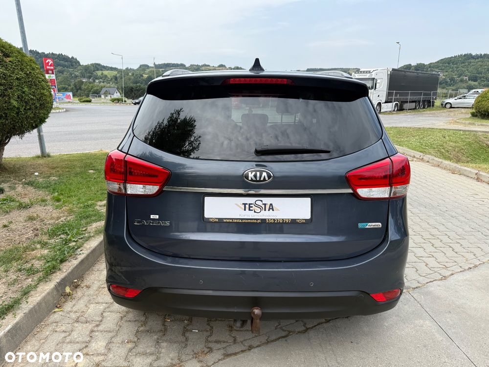 Kia Carens - 5
