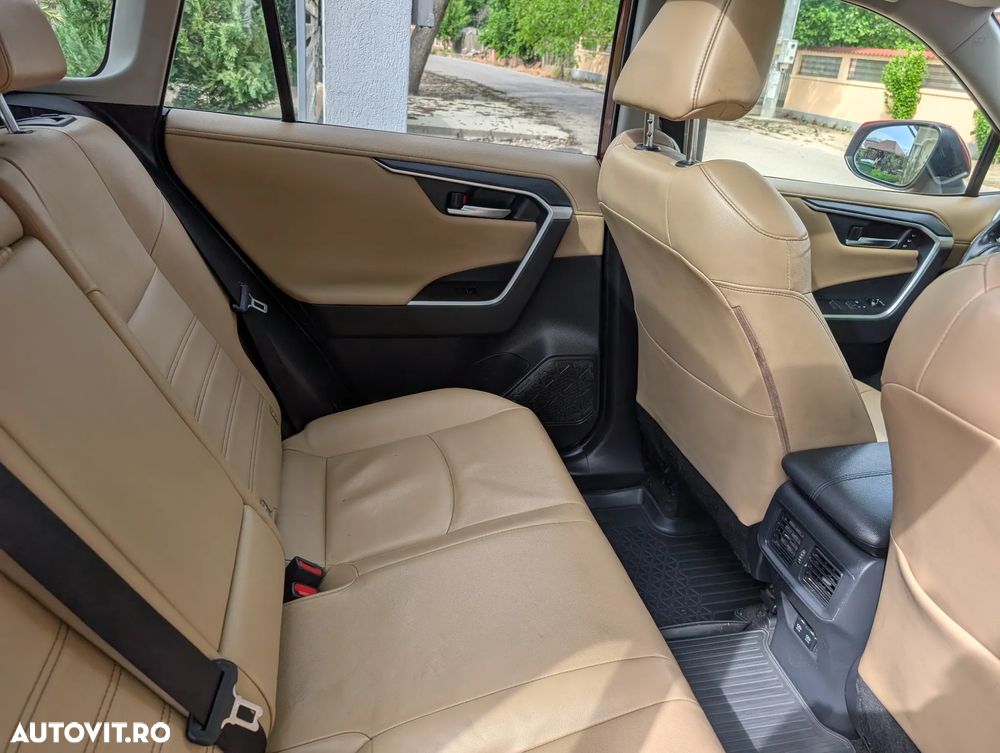 Toyota RAV4 2.5 VVT-iE 4x4 Luxury - 12
