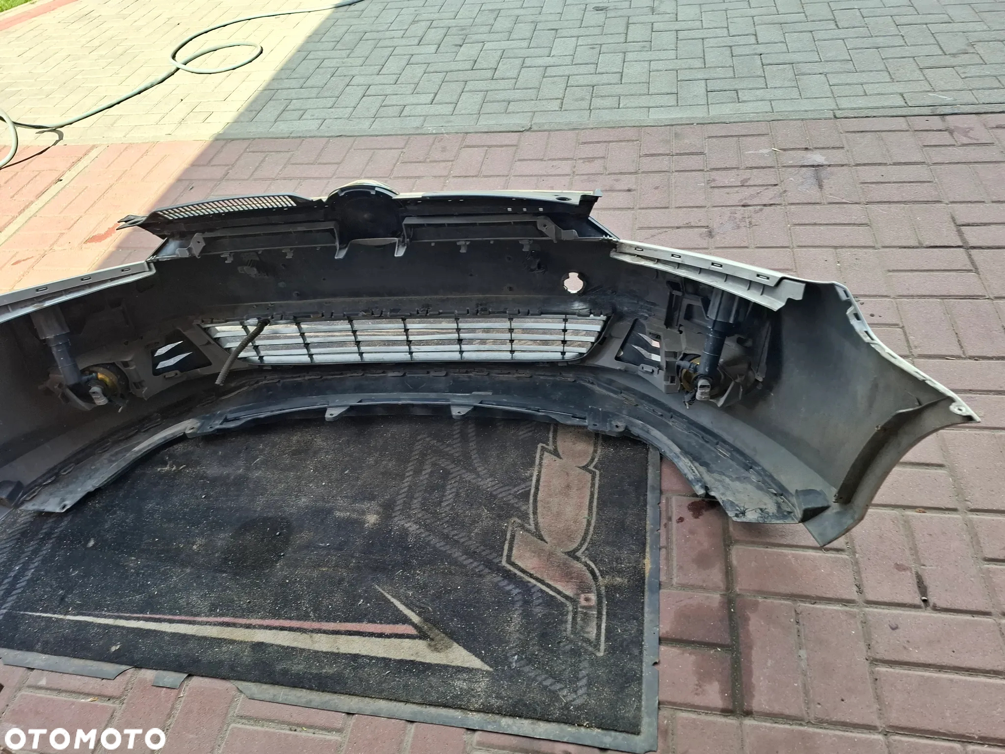 Przedni zderzak VW Golf VI kombi - 12